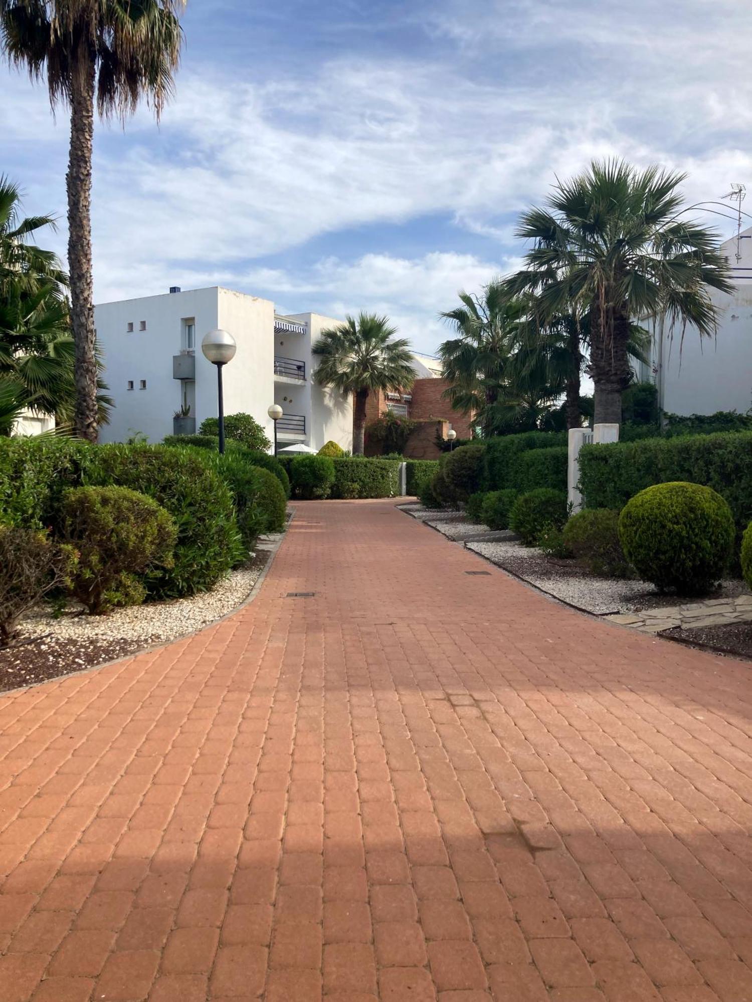 Apartament Con Vistas Al Mar En Urbanizacion En Primera Linea De Playa